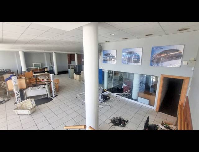 5,176M² BUILDING FOR SALE IN SYDENHAM